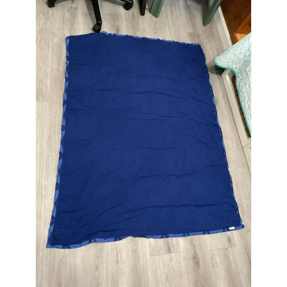UNITED AIRLINES Polaris CLAUDE KAMENI Saks Fifth Ave Blanket Duvet Throw Set 2
